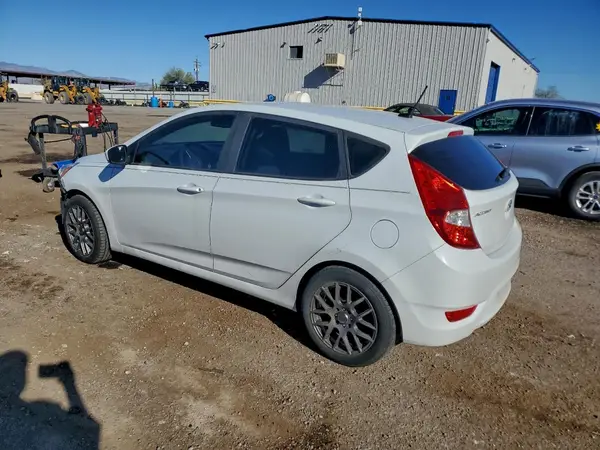 KMHCT5AE9HU356992 2017 HYUNDAI ACCENT - Image 2