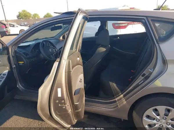 KMHCT5AE9HU359777 2017 HYUNDAI ACCENT - Image 8