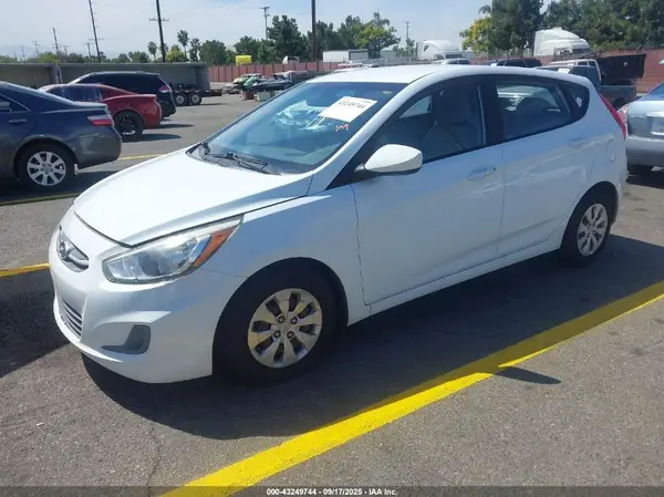 KMHCT5AEXGU242482 2016 HYUNDAI ACCENT - Image 2