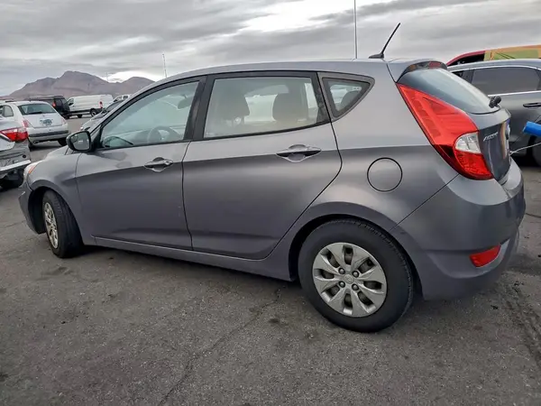 KMHCT5AEXGU285896 2016 HYUNDAI ACCENT - Image 2