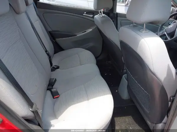 KMHCT5AEXHU305260 2017 HYUNDAI ACCENT - Image 8