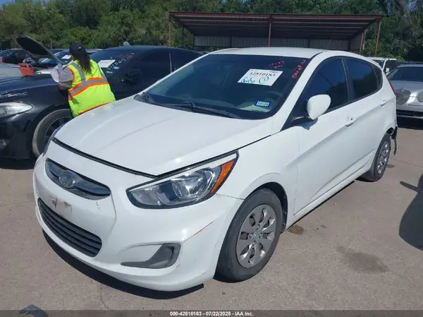 KMHCT5AEXHU307350 2017 HYUNDAI ACCENT - Image 2