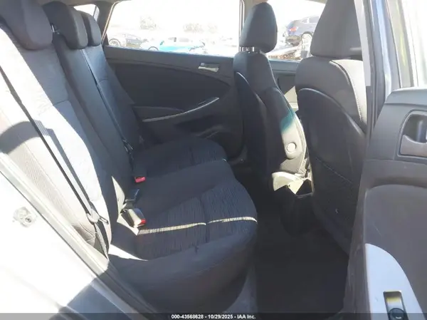 KMHCT5AEXHU320308 2017 HYUNDAI ACCENT - Image 8