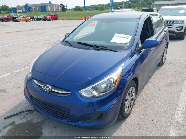 KMHCT5AEXHU325198 2017 HYUNDAI ACCENT - Image 2