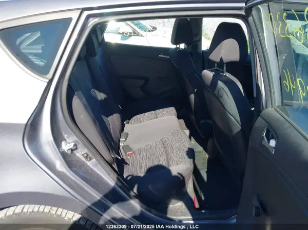 KMHCT5AEXHU329946 2017 HYUNDAI ACCENT - Image 8