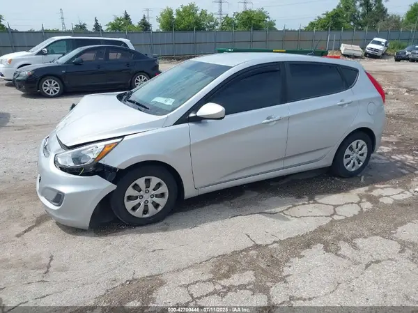 KMHCT5AEXHU337349 2017 HYUNDAI ACCENT - Image 2