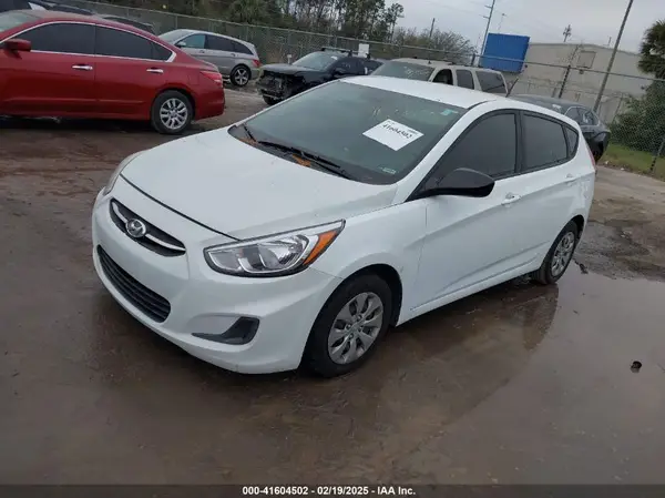 KMHCT5AEXHU338419 2017 HYUNDAI ACCENT - Image 2