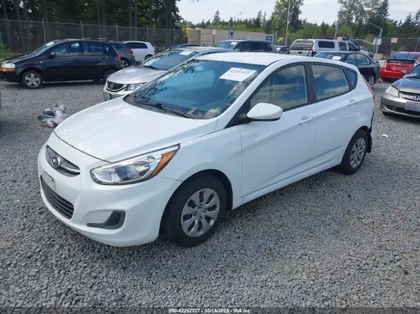 KMHCT5AEXHU345046 2017 HYUNDAI ACCENT - Image 2