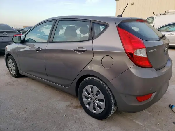 KMHCT5AEXHU363577 2017 HYUNDAI ACCENT - Image 2