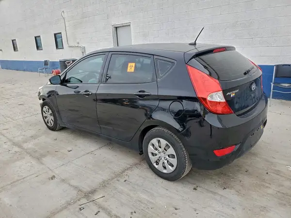 KMHCT5AEXHU365765 2017 HYUNDAI ACCENT - Image 2