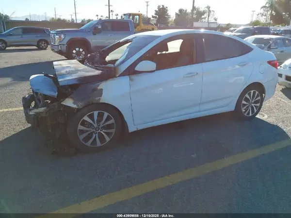 KMHCU4AE1GU990500 2016 HYUNDAI ACCENT - Image 2