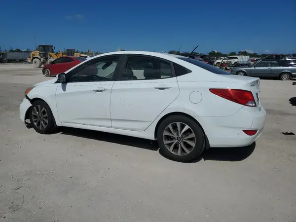 KMHCU4AE3GU078631 2016 HYUNDAI ACCENT - Image 2