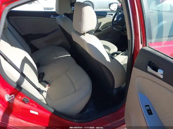 KMHCU4AE5GU046621 2016 HYUNDAI ACCENT - Image 8