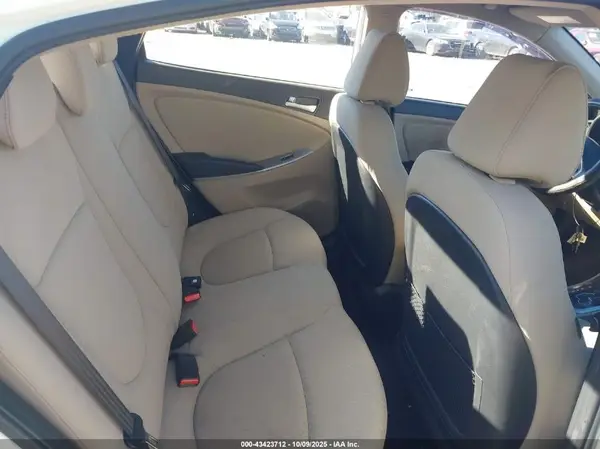 KMHCU4AE8GU044989 2016 HYUNDAI ACCENT - Image 8