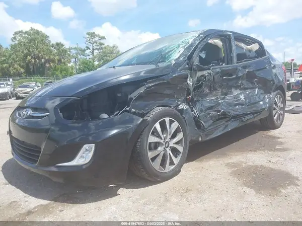 KMHCU4AE9GU052504 2016 HYUNDAI ACCENT - Image 2