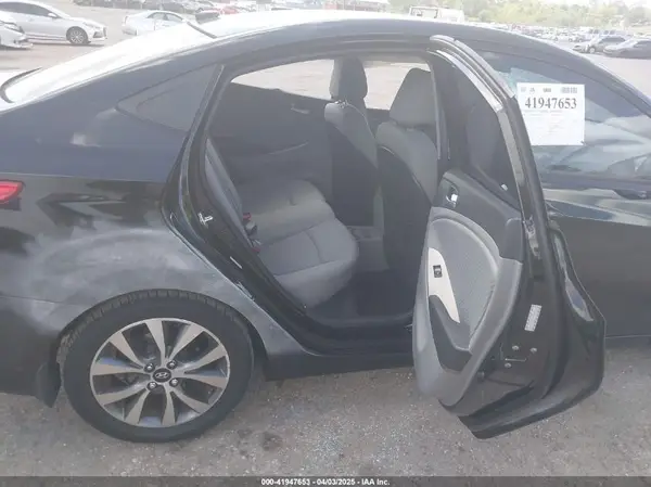 KMHCU4AE9GU052504 2016 HYUNDAI ACCENT - Image 8