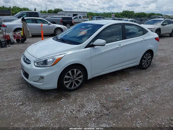 KMHCU4AEXGU046100 2016 HYUNDAI ACCENT - Image 2