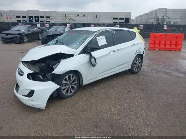 KMHCU5AE1GU236776 2016 HYUNDAI ACCENT - Image 2