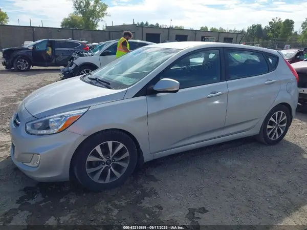 KMHCU5AE1HU333493 2017 HYUNDAI ACCENT - Image 2