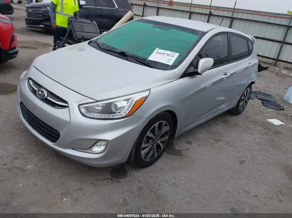 KMHCU5AE2HU333471 2017 HYUNDAI ACCENT - Image 2