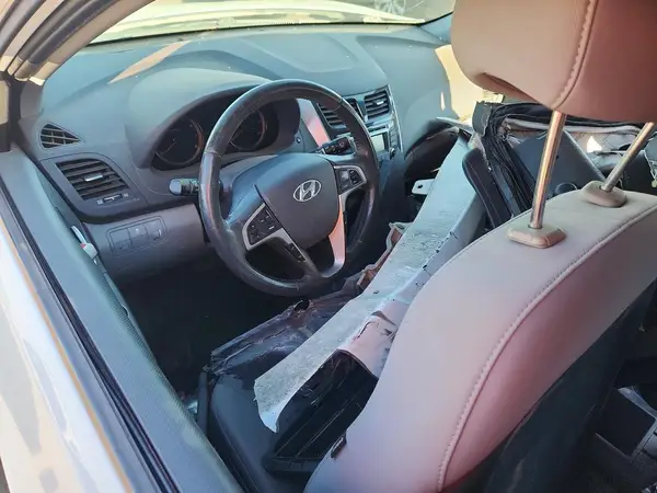 KMHCU5AE2HU351291 2017 HYUNDAI ACCENT - Image 8