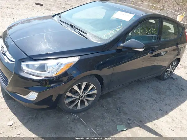 KMHCU5AE3HU355995 2017 HYUNDAI ACCENT - Image 2
