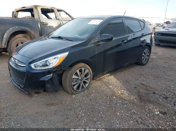KMHCU5AEXHU365875 2017 HYUNDAI ACCENT - Image 2