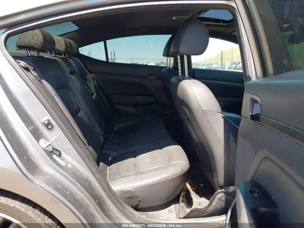 KMHD04LB0HU325057 2017 HYUNDAI ELANTRA - Image 8