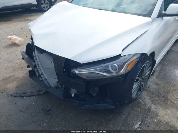 2017 HYUNDAI ELANTRA auction photo 6