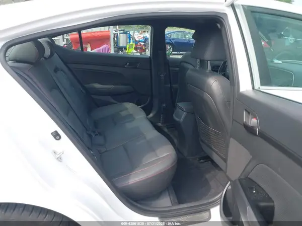 KMHD04LB0HU344028 2017 HYUNDAI ELANTRA - Image 8