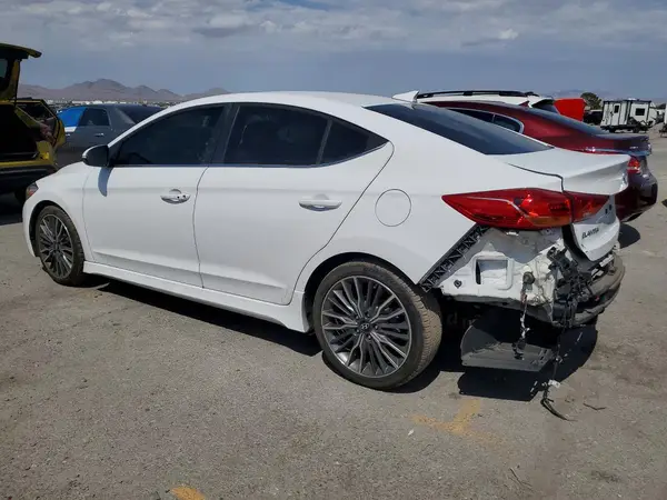 KMHD04LB0JU451103 2018 HYUNDAI ELANTRA - Image 2