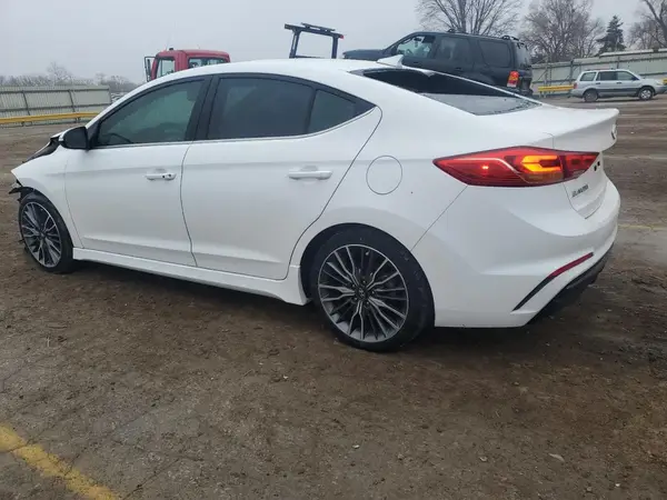 KMHD04LB0JU456155 2018 HYUNDAI ELANTRA - Image 2