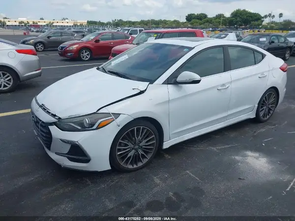 KMHD04LB0JU483016 2018 HYUNDAI ELANTRA - Image 2