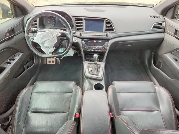 KMHD04LB0JU503863 2018 HYUNDAI ELANTRA - Image 8