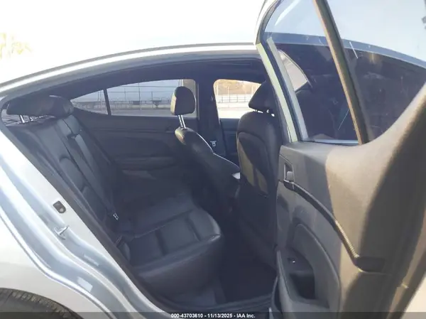 KMHD04LB0JU506116 2018 HYUNDAI ELANTRA - Image 8