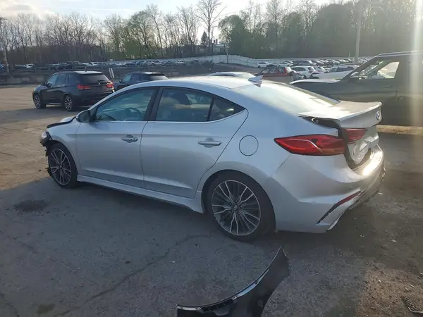 KMHD04LB0JU520663 2018 HYUNDAI ELANTRA - Image 2
