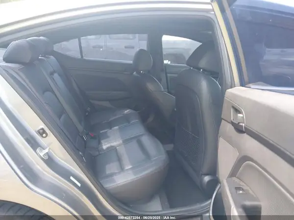 KMHD04LB0JU573587 2018 HYUNDAI ELANTRA - Image 8