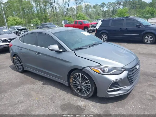 KMHD04LB0JU597002 2018 HYUNDAI ELANTRA - Image 1