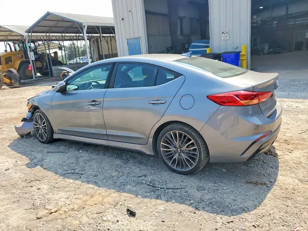 KMHD04LB0JU613215 2018 HYUNDAI ELANTRA - Image 2