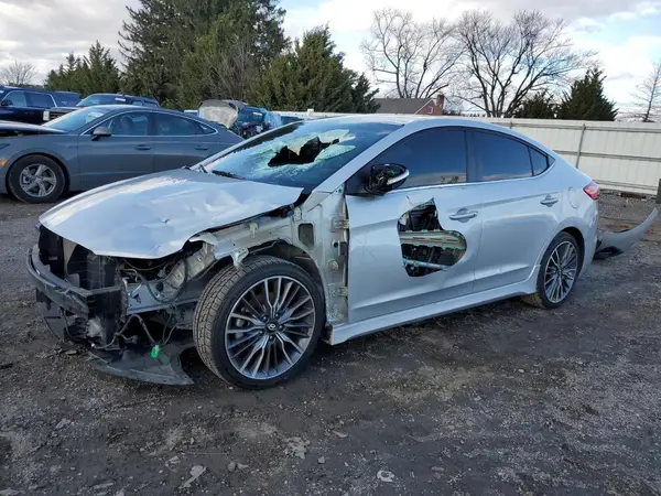 KMHD04LB0JU702069 2018 HYUNDAI ELANTRA - Image 1
