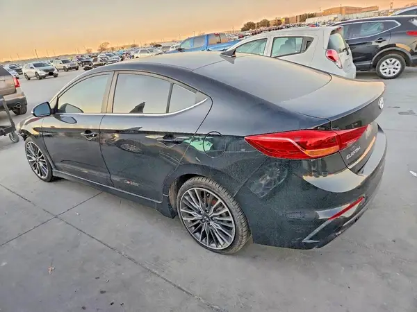 KMHD04LB0JU706610 2018 HYUNDAI ELANTRA - Image 2