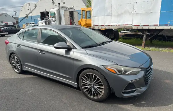 KMHD04LB0JU723861 2018 HYUNDAI ELANTRA - Image 1
