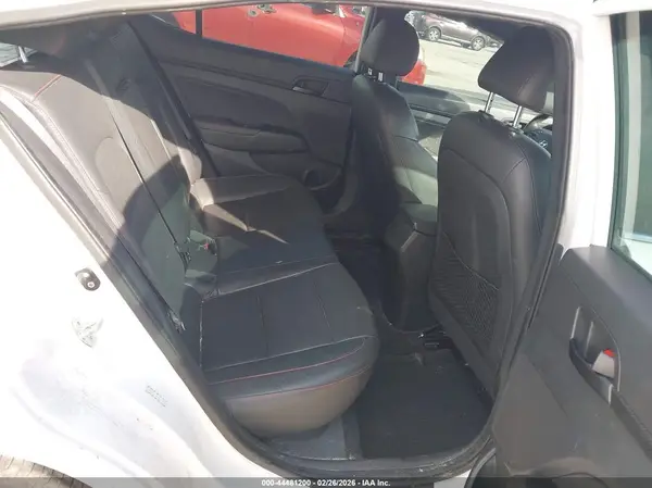 KMHD04LB1HU353398 2017 HYUNDAI ELANTRA - Image 8