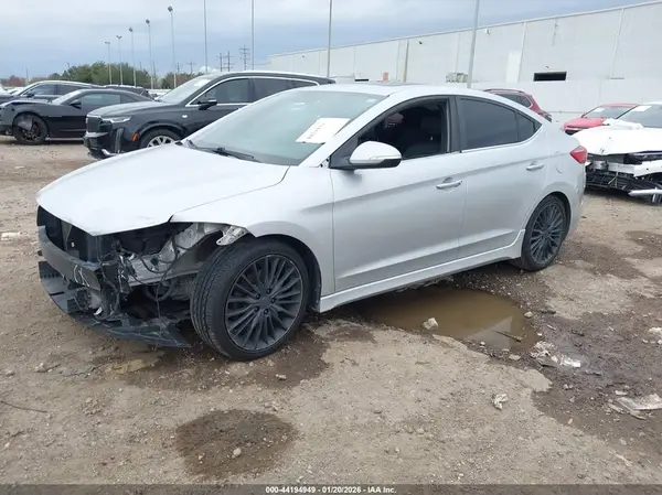 KMHD04LB1JU520820 2018 HYUNDAI ELANTRA - Image 2