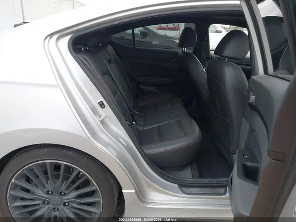KMHD04LB1JU520820 2018 HYUNDAI ELANTRA - Image 8
