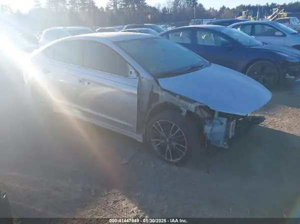 KMHD04LB1JU524771 2018 HYUNDAI ELANTRA - Image 1