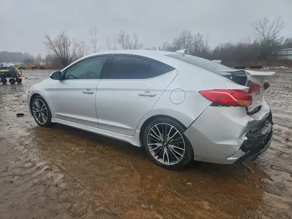 KMHD04LB1JU557544 2018 HYUNDAI ELANTRA - Image 2
