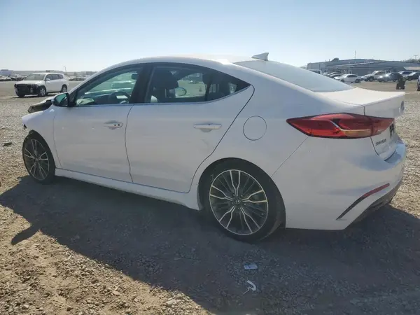 KMHD04LB1JU573548 2018 HYUNDAI ELANTRA - Image 2