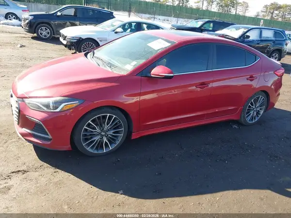 KMHD04LB1JU586221 2018 HYUNDAI ELANTRA - Image 2