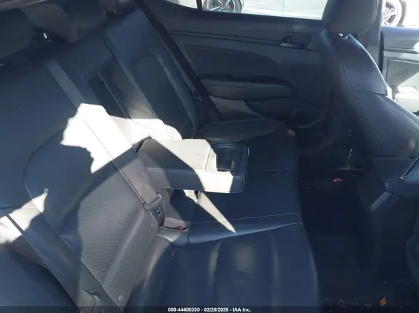 KMHD04LB1JU586221 2018 HYUNDAI ELANTRA - Image 8